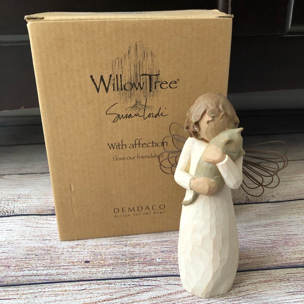 Willow Tree With Affection Angel wi/ Cat Demdaco
